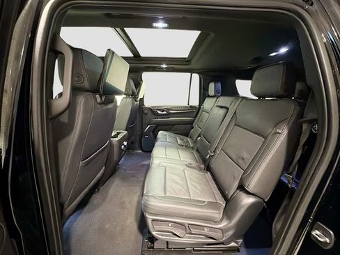 Used 2023 GMC Yukon XL Denali w/ Denali Reserve Package image 24