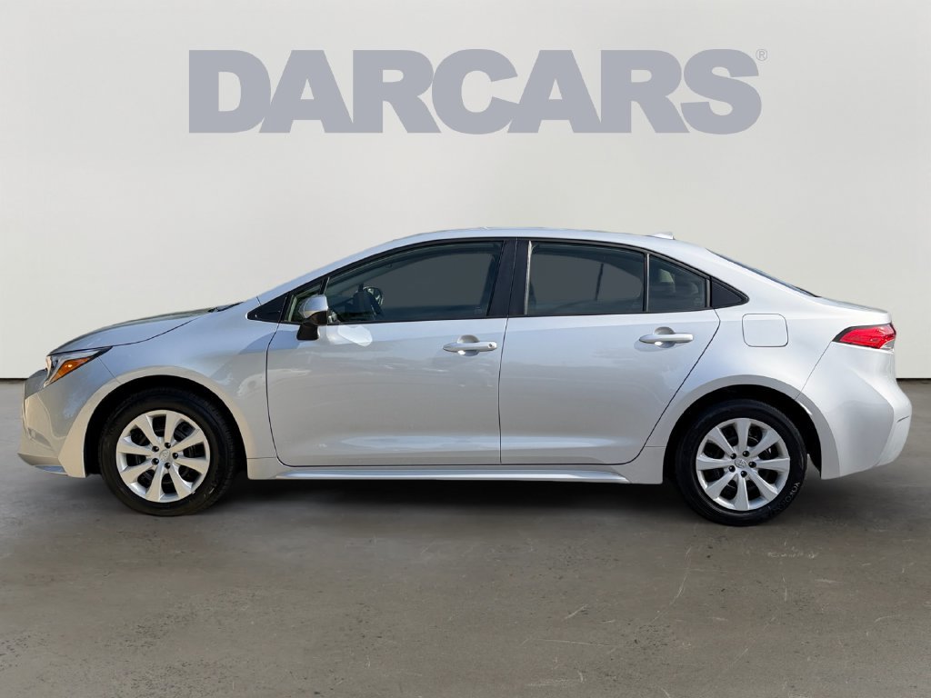 Used 2026 Toyota Corolla LE FWD image 4