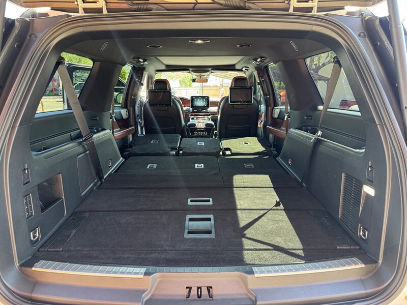 Used 2021 Lincoln Navigator L Reserve AWD/4WD image 20