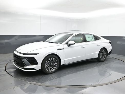 New 2026 Hyundai Sonata SEL FWD image 2