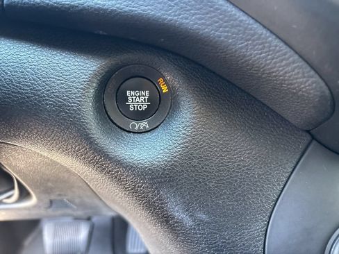 Used 2020 Jeep Cherokee Trailhawk AWD/4WD image 21