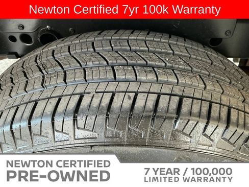 Used 2025 Nissan Frontier SV RWD image 43