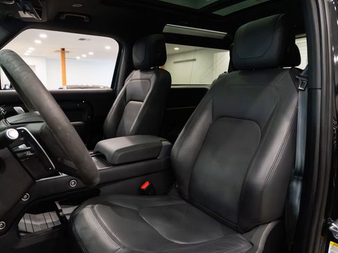 Used 2023 Land Rover Defender 90 V8 AWD/4WD image 15