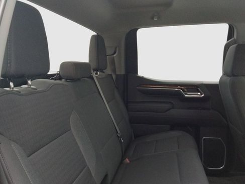 Used 2023 GMC Sierra 1500 SLE image 29