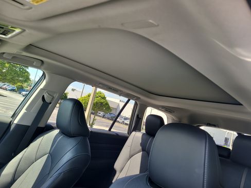Used 2024 Toyota Grand Highlander AWD image 24
