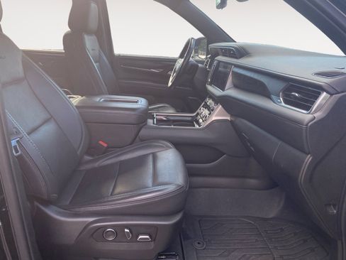 Used 2021 GMC Yukon Denali w/ Denali Premium Package image 13