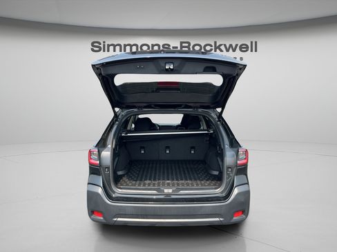 Used 2025 Subaru Outback Premium AWD/4WD image 9