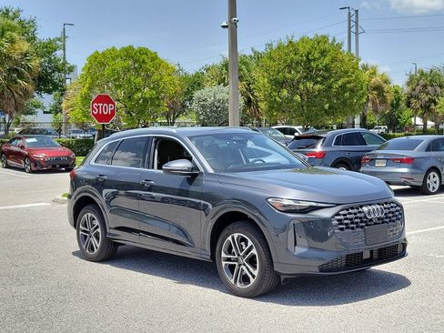 Used 2025 Audi Q5 Premium w/ Convenience Package AWD/4WD image 1