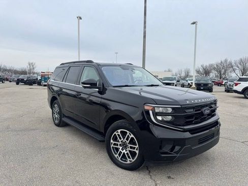 Used 2025 Ford Expedition Active image 1