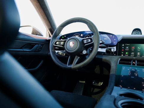 Certified 2024 Porsche Taycan GTS image 25