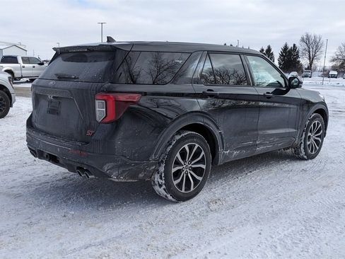 Used 2022 Ford Explorer ST image 3