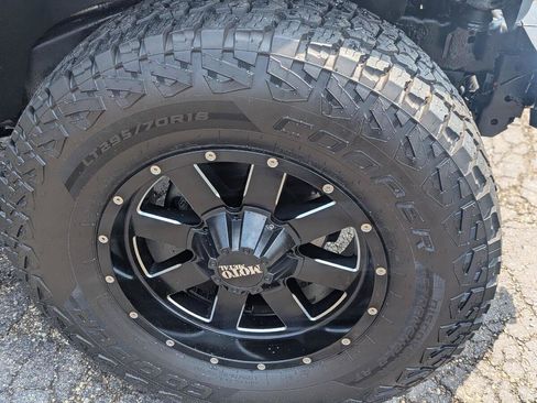 Used 2015 Jeep Wrangler Unlimited Sport AWD/4WD image 31