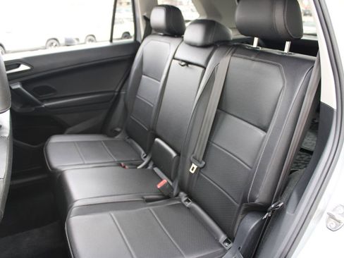 Certified 2020 Volkswagen Tiguan SE image 21