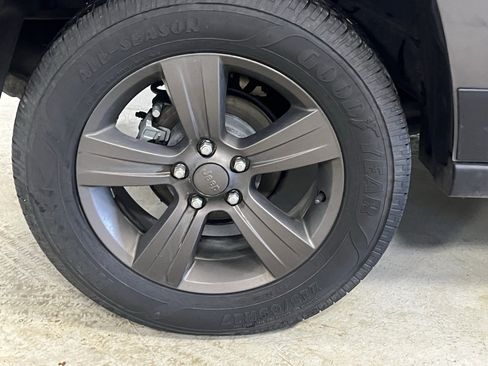 Used 2016 Jeep Patriot 75th Anniversary w/ Power Value Group image 14