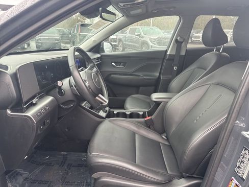Used 2024 Hyundai Kona Limited image 9