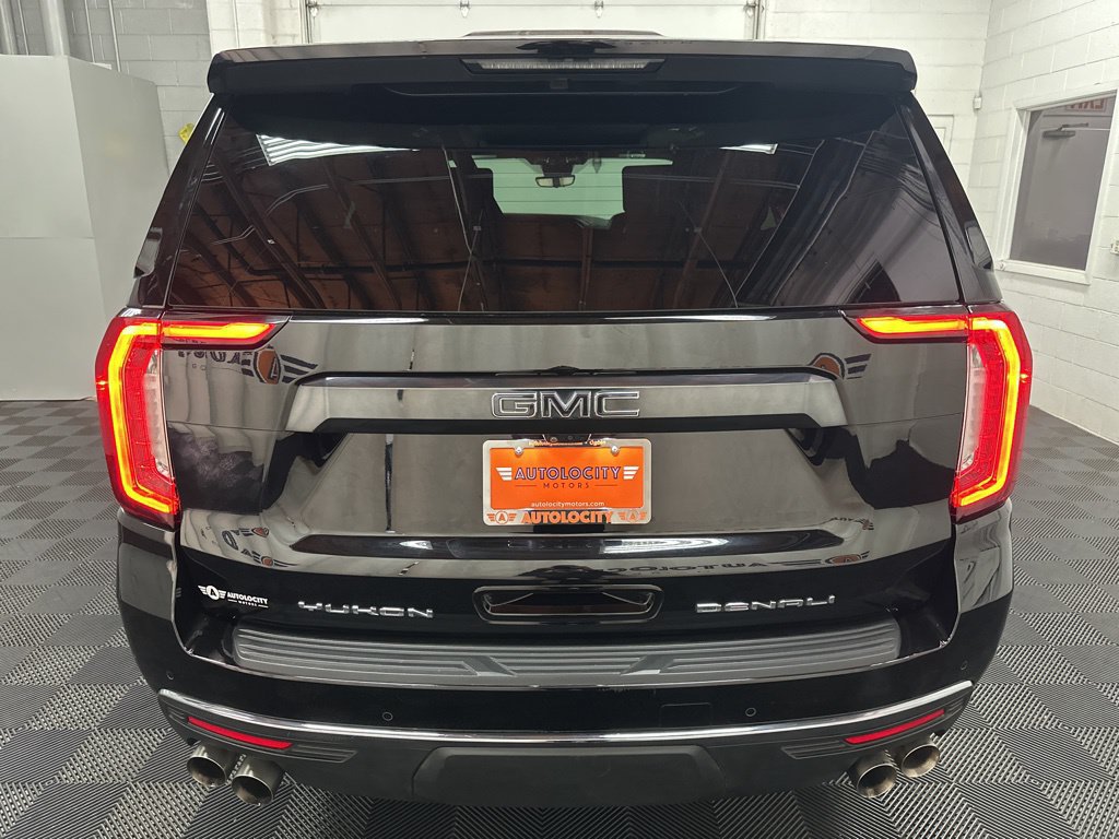 Used 2024 GMC Yukon Denali Ultimate AWD/4WD image 8