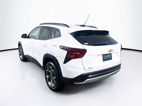 Used 2025 Chevrolet Trax LT image 5