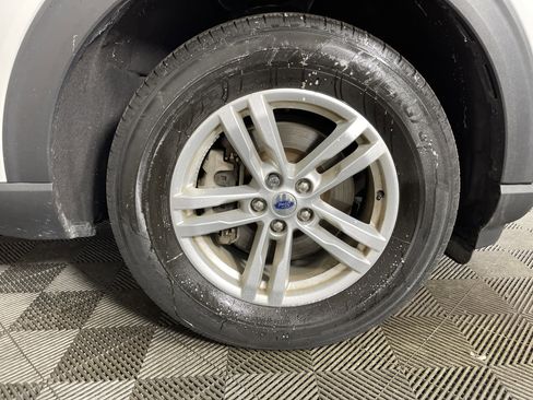 Used 2023 Ford Explorer XLT w/ Equipment Group 202A image 8