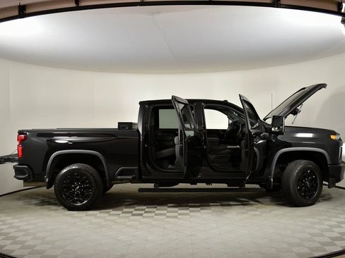 Used 2021 Chevrolet Silverado 2500 LTZ w/ LTZ Plus Package image 8