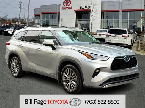 Used 2021 Toyota Highlander Platinum AWD/4WD image 1