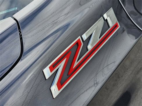 Used 2022 Chevrolet Suburban Z71 w/ Luxury Package image 12