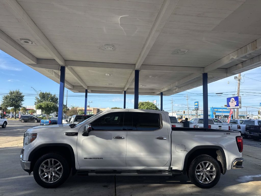 Used 2019 GMC Sierra 1500 SLT w/ SLT Premium Package AWD/4WD image 4