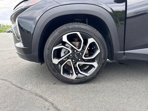 Used 2025 Chevrolet Trax RS w/ Sunroof Package FWD image 40
