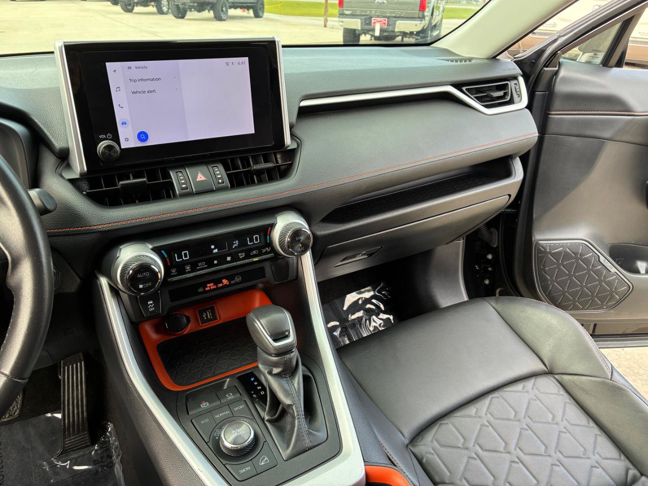 Used 2024 Toyota RAV4 Adventure AWD/4WD image 17