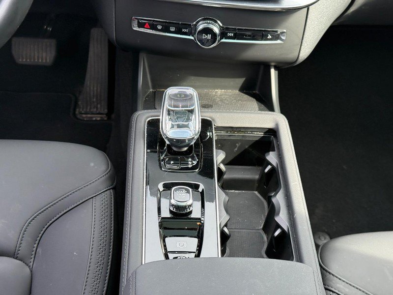 New 2026 Volvo XC90 B6 Plus w/ Protection Package Premier AWD/4WD image 9