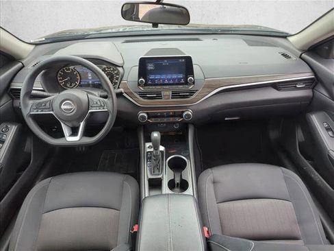 Used 2024 Nissan Altima 2.5 SV image 16