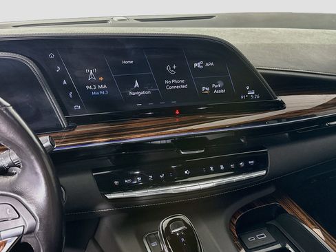 Used 2023 Cadillac Escalade ESV Premium Luxury AWD/4WD image 18