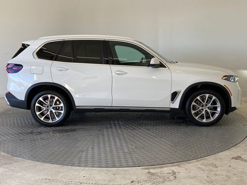 New 2026 BMW X5 xDrive40i w/ Premium Package image 8