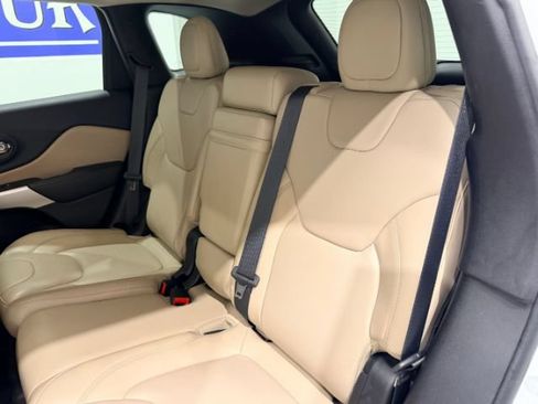 Used 2018 Jeep Cherokee Limited AWD/4WD image 23