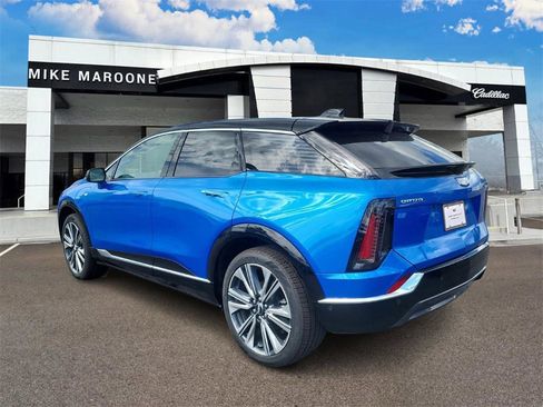 New 2025 Cadillac Optiq Luxury 2 image 4