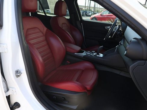 Used 2022 Alfa Romeo Giulia Veloce image 19