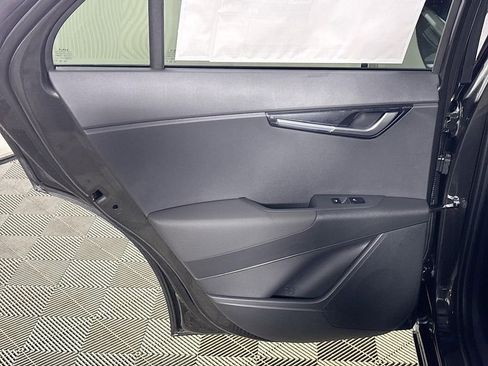 New 2026 Kia Niro Wind FWD image 19