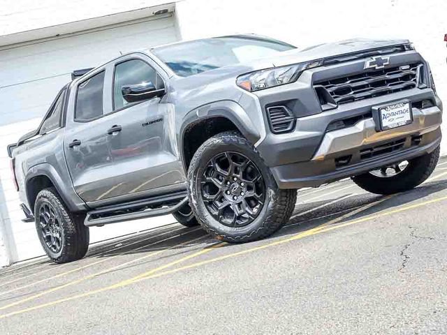 New 2026 Chevrolet Colorado Trail Boss w/ Midnight Edition AWD/4WD image 3