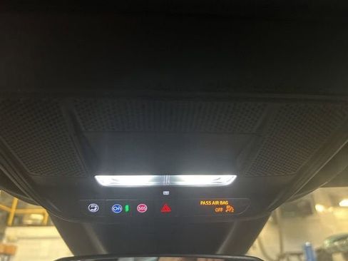 New 2025 Chevrolet Equinox EV LT image 18