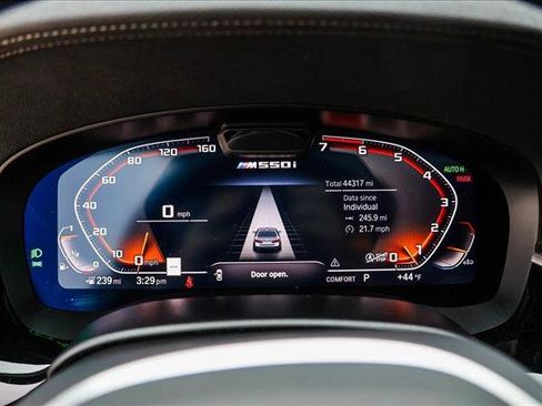 Used 2023 BMW M550i xDrive w/ Executive Package image 15