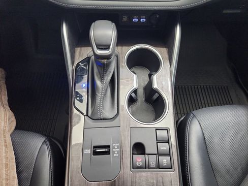 Used 2023 Toyota Highlander Platinum image 25