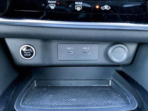 Used 2023 Nissan Rogue S FWD image 34