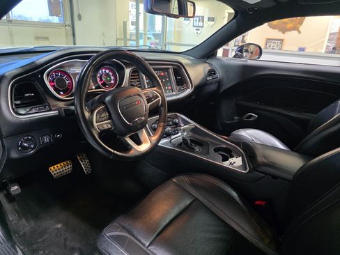 Used 2016 Dodge Challenger SXT Plus image 16