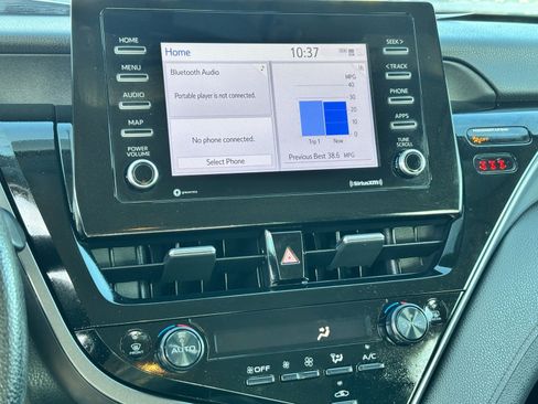 Certified 2022 Toyota Camry LE image 25