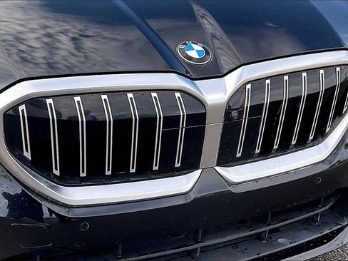 Used 2024 BMW 530i image 28