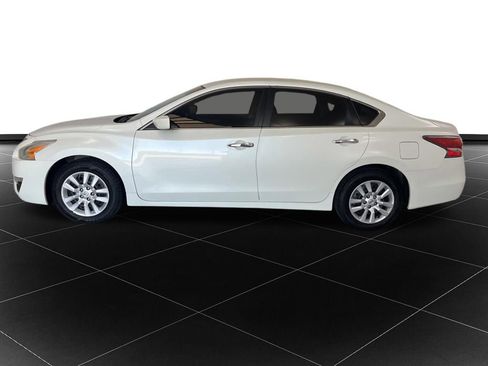 Used 2014 Nissan Altima 2.5 S FWD image 2