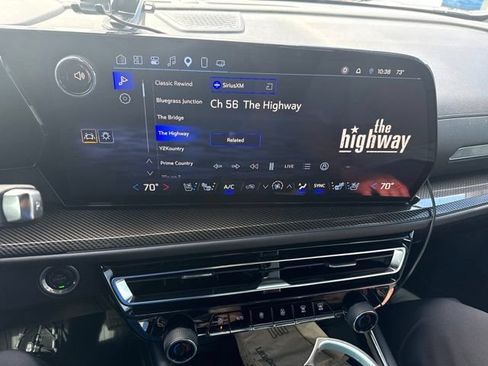 Used 2025 Chevrolet Traverse High Country w/ LPO, Floor Liner Package FWD image 11