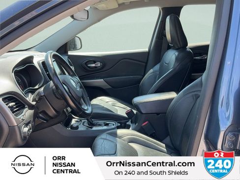 Used 2021 Jeep Cherokee Limited AWD/4WD image 17