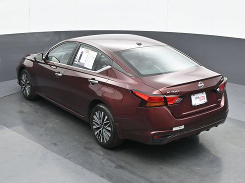 Used 2024 Nissan Altima 2.5 SV AWD/4WD image 19