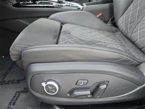 Used 2023 Audi S4 Prestige w/ Prestige Package image 31