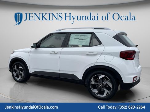New 2026 Hyundai Venue SEL FWD image 10